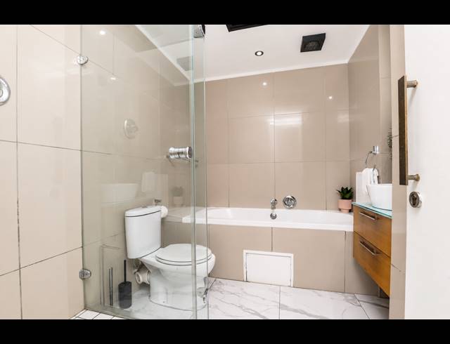 3 BEDROOM APARTMENT FOR SALE IN POINT WATERFRONT